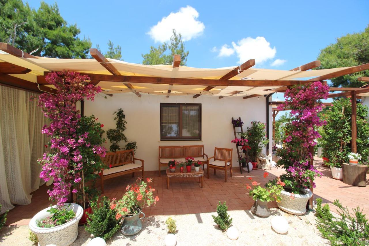 Agriturismo Essentia Dimora Rurale Larino Exterior photo